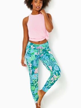 Lilly Pulitzer Island Mid-Rise Jogger in Hot on the Vine